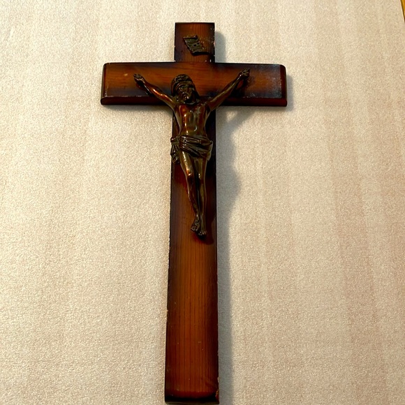 Jesus Christ INRI Crucifix Wood Cross - Picture 3 of 11